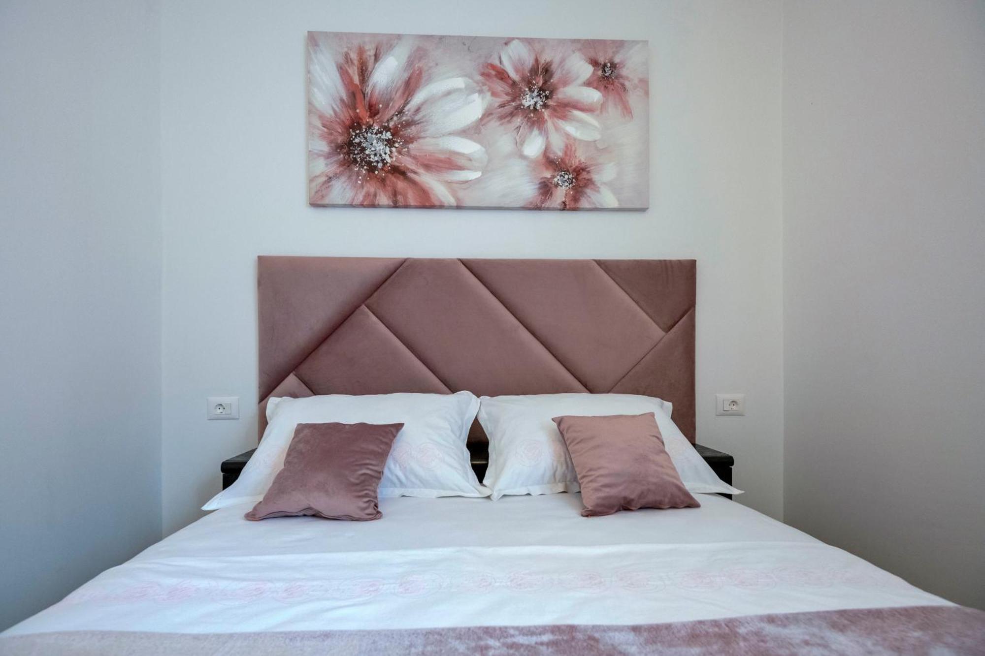Luxury 2min From Apartment
