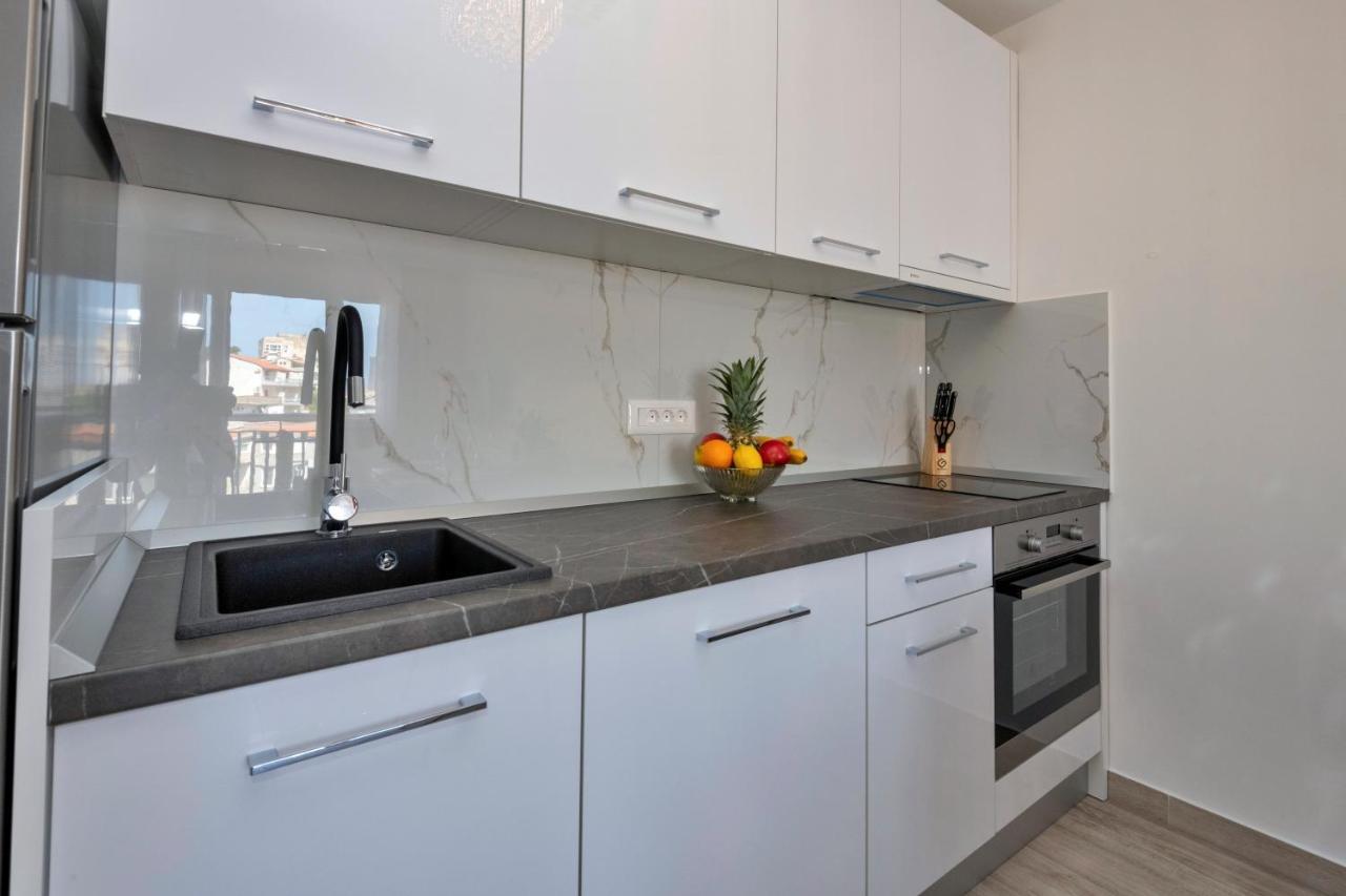 Apartament Luxury 2min From Makarska